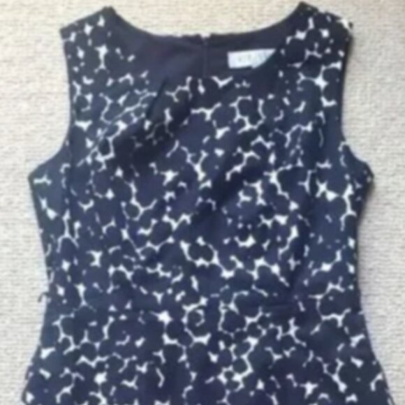 New Kasper Sleeveless Patterned Art Print Sheath Dress - Picture 5 of 9